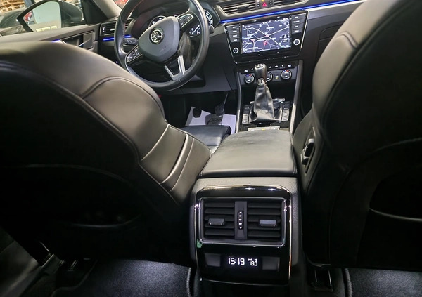 Skoda Superb cena 70900 przebieg: 198445, rok produkcji 2016 z Warszawa małe 781